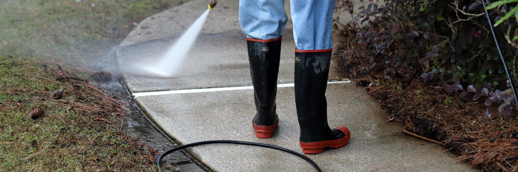 Exterior cleaning services in Elkhart, IN